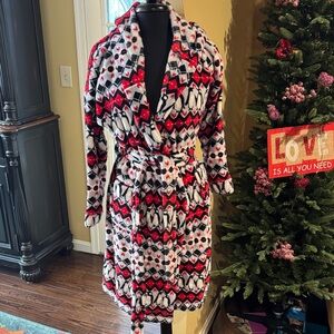 Vera Bradley NWT Fleece Red and Black Penguin Print Robe